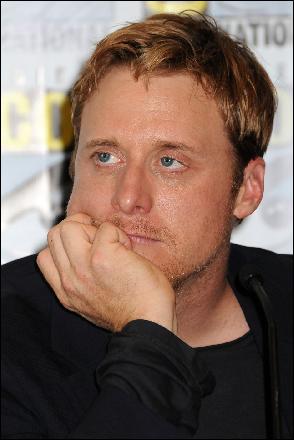 alan-tudyk-main (940x1410, 137 kБ...)
