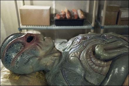 resident-alien-108-07 (1200x800, 120 kБ...)
