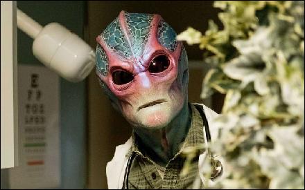 resident-alien (1440x900, 113 kБ...)